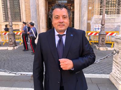 Precaria 55enne da 18 anni: “Ho inviato il Cv al supermercato. Sostegno? Non voglio prendere in giro gli alunni”. Pacifico: “Basta umiliazione” Precaria 55enne da 18 anni: “Ho inviato il Cv al supermercato. Sostegno? Non voglio prendere in giro gli alunni”. Pacifico: “Basta umiliazione”